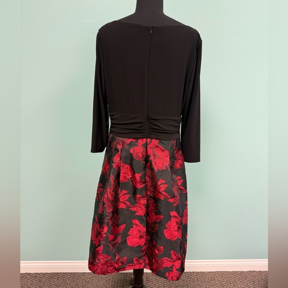 Jessica Howard women's pleated zippered floral 3/4 sleeves in black/red size 14 - Picture 9 of 11